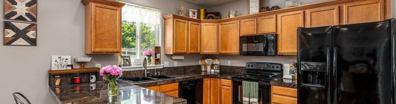 Desert Dove Loop, West Richland, Washington 99353, 3 Bedrooms Bedrooms, ,3 BathroomsBathrooms,For Sale,Desert Dove Loop,284421