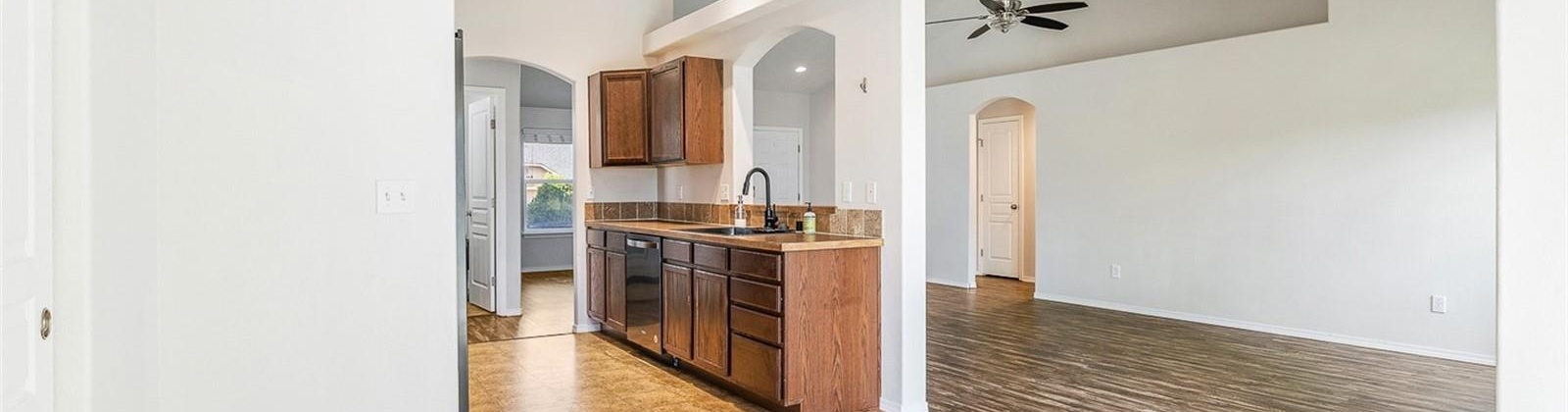 4th Place, Kennewick, Washington 99336, 3 Bedrooms Bedrooms, ,2 BathroomsBathrooms,Site Built-owned Lot,For Sale,4th Place,283899