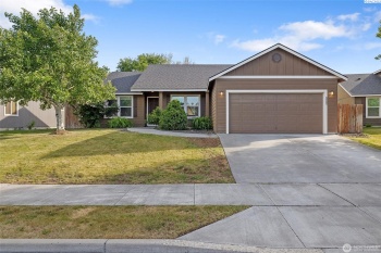 4th Place, Kennewick, Washington 99336, 3 Bedrooms Bedrooms, ,2 BathroomsBathrooms,Site Built-owned Lot,For Sale,4th Place,283899