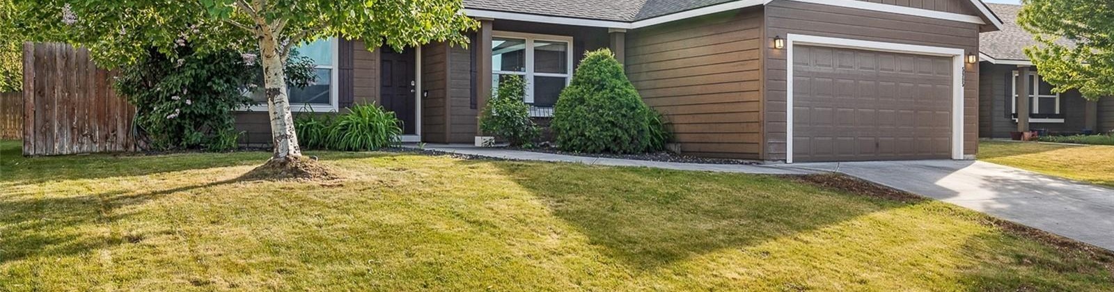 4th Place, Kennewick, Washington 99336, 3 Bedrooms Bedrooms, ,2 BathroomsBathrooms,Site Built-owned Lot,For Sale,4th Place,283899