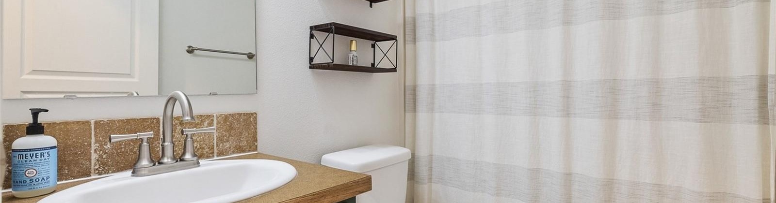 4th Place, Kennewick, Washington 99336, 3 Bedrooms Bedrooms, ,2 BathroomsBathrooms,Site Built-owned Lot,For Sale,4th Place,283899