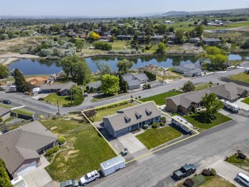 Fir St, Kennewick, Washington 99337, 4 Bedrooms Bedrooms, ,3 BathroomsBathrooms,Site Built-owned Lot,For Sale,Fir St,283901