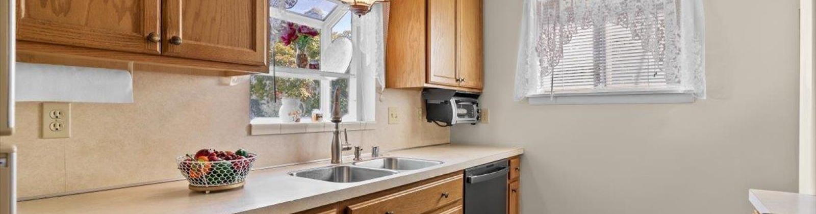 Bernard Ave, Richland, Washington 99352, 4 Bedrooms Bedrooms, ,2 BathroomsBathrooms,For Sale,Bernard Ave,284431