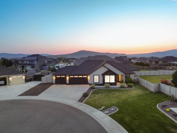 Garnet Ct., West Richland, Washington 99353, 3 Bedrooms Bedrooms, ,2 BathroomsBathrooms,Site Built-owned Lot,For Sale,Garnet Ct.,283927
