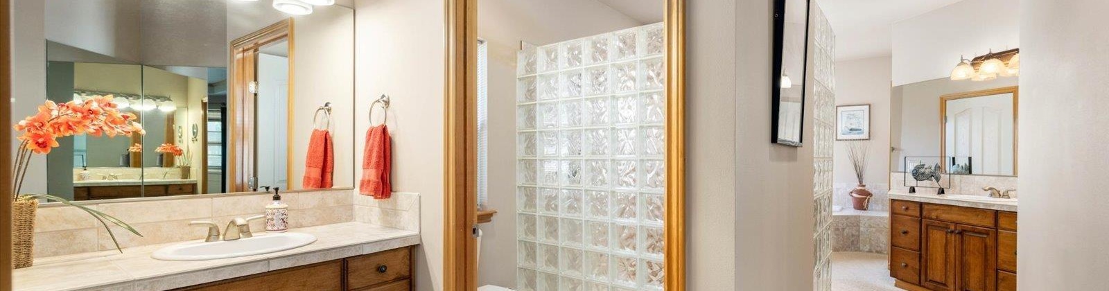 Johnson Street, Kennewick, Washington 99337, 3 Bedrooms Bedrooms, ,3 BathroomsBathrooms,For Sale,Johnson Street,283952