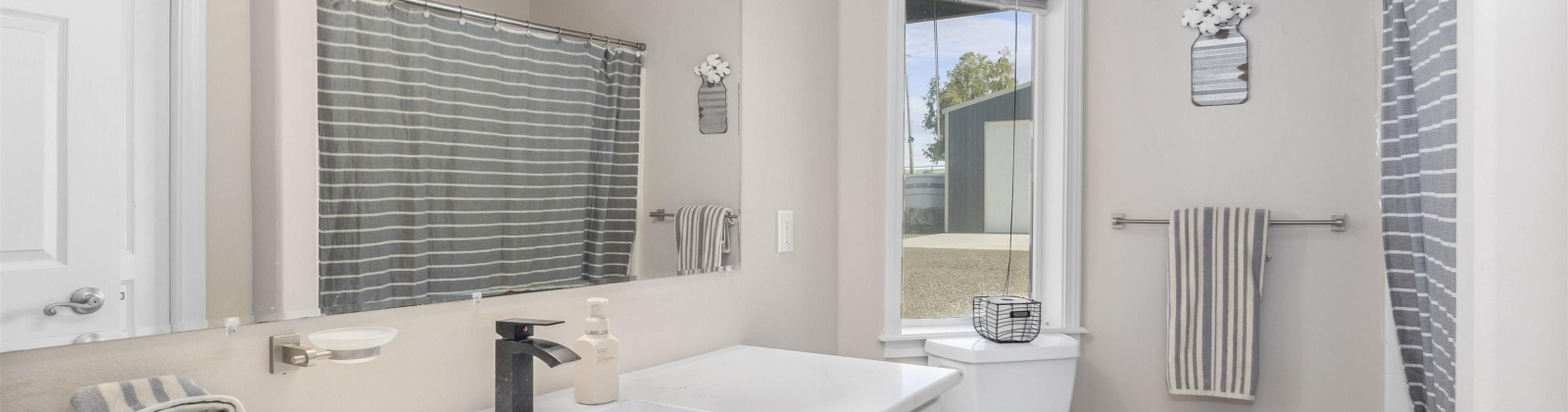 Sagebrush Rd, Kennewick, Washington 99338, 5 Bedrooms Bedrooms, ,3 BathroomsBathrooms,For Sale,Sagebrush Rd,284472