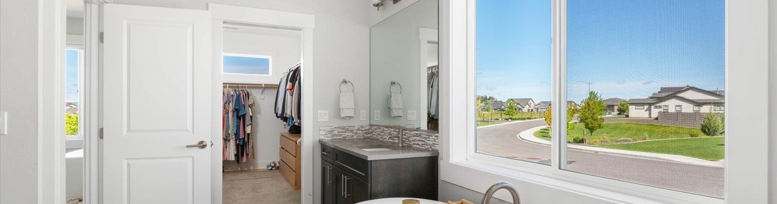 Legacy Lane, Richland, Washington 99352, 4 Bedrooms Bedrooms, ,3 BathroomsBathrooms,For Sale,Legacy Lane,283970