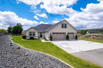 Summit View Dr, Kennewick, Washington 99338, 3 Bedrooms Bedrooms, ,2 BathroomsBathrooms,For Sale,Summit View Dr,284493