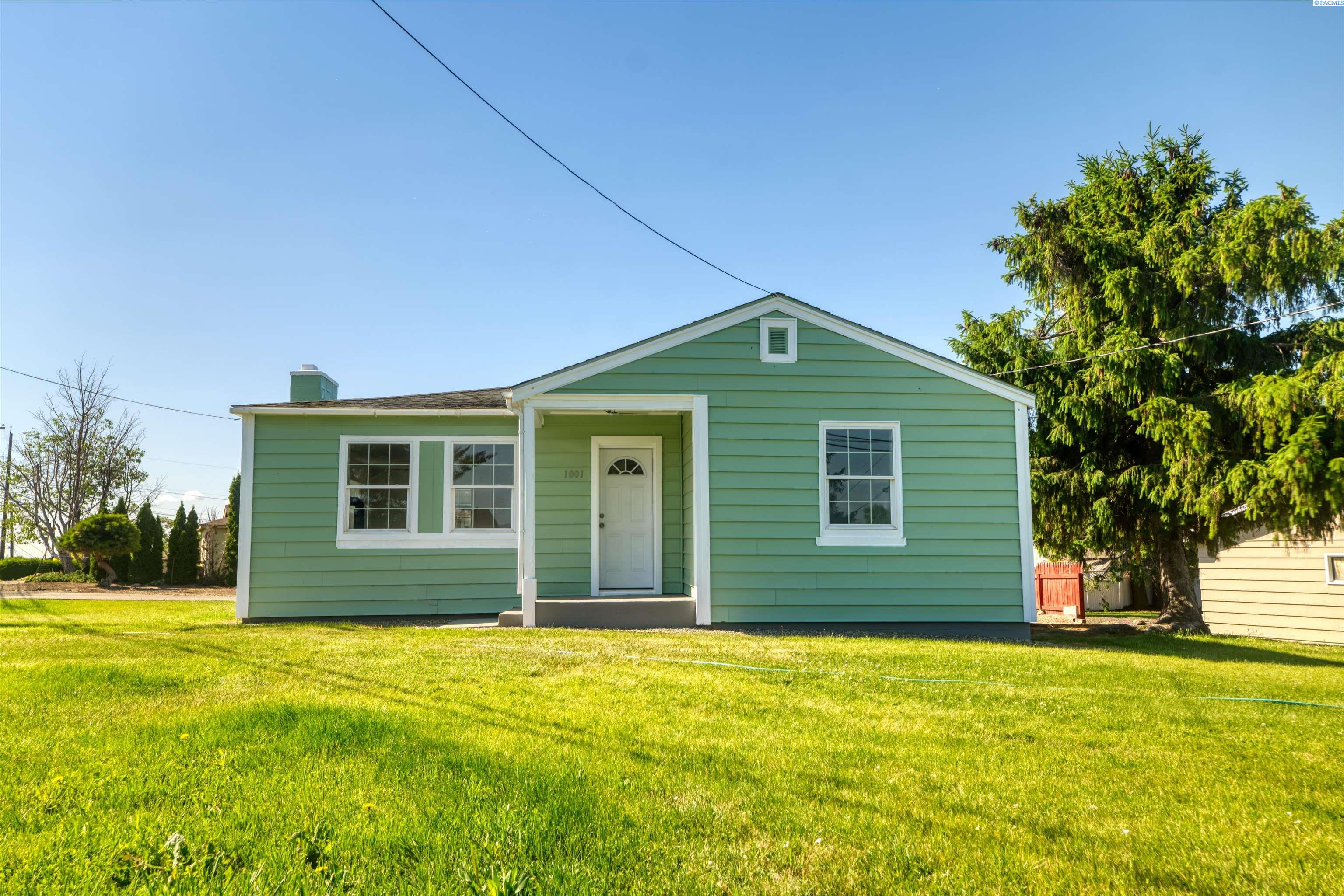 Grandview Ave, Sunnyside, Washington 98944, 4 Bedrooms Bedrooms, 0 ,1 BathroomBathrooms,Houses,For Sale,Grandview Ave,0,284500