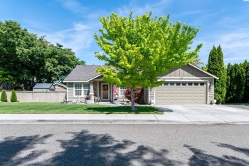 15th Ave, Kennewick, Washington 99338, 3 Bedrooms Bedrooms, ,2 BathroomsBathrooms,For Sale,15th Ave,284041