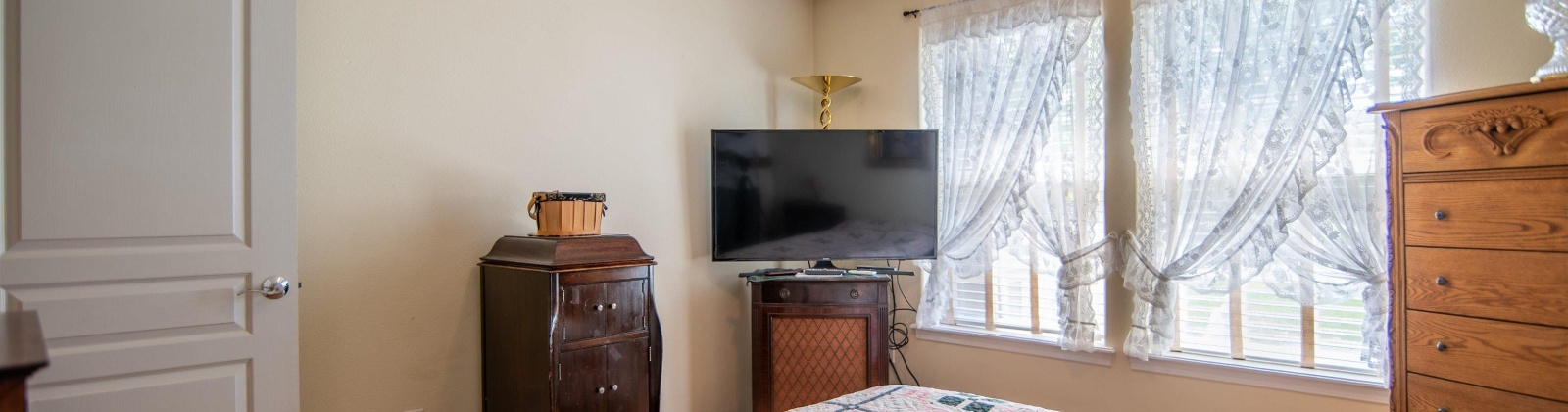 15th Ave, Kennewick, Washington 99338, 3 Bedrooms Bedrooms, ,2 BathroomsBathrooms,For Sale,15th Ave,284041