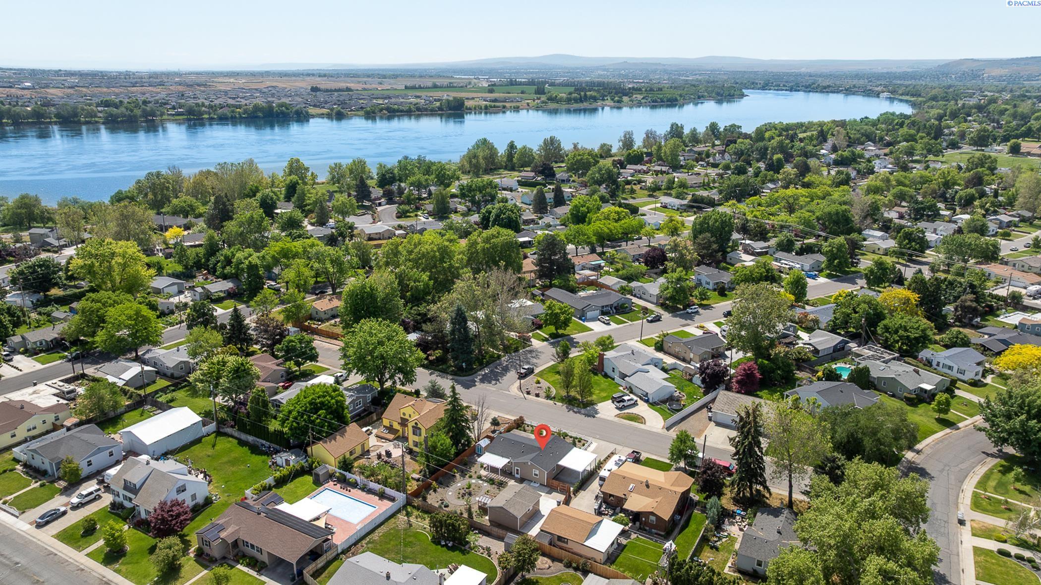 Whitten, Richland, Washington 99354, 4 Bedrooms Bedrooms, 0 ,3 BathroomsBathrooms,Houses,For Sale,Whitten,0,284074