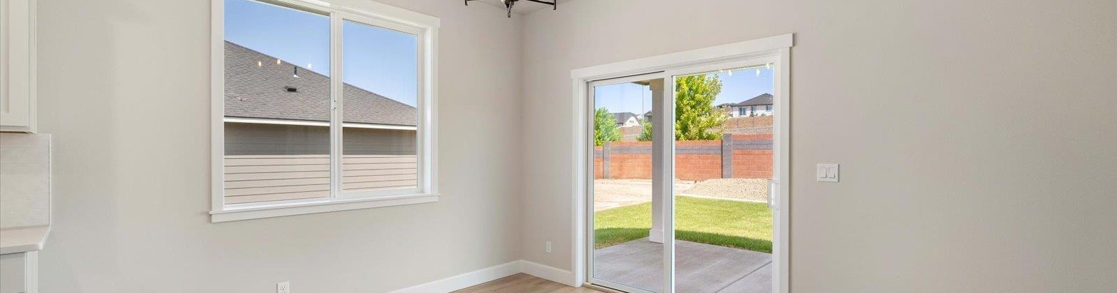 28th Place, Kennewick, Washington 99338, 4 Bedrooms Bedrooms, ,3 BathroomsBathrooms,For Sale,28th Place,284128