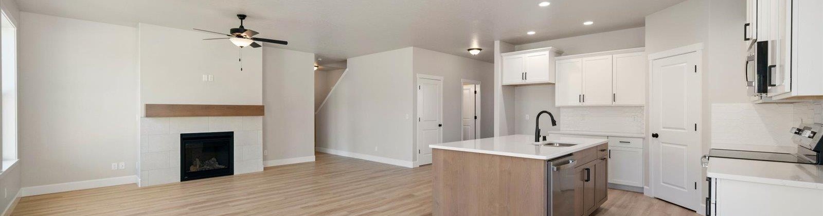 28th Place, Kennewick, Washington 99338, 4 Bedrooms Bedrooms, ,3 BathroomsBathrooms,For Sale,28th Place,284128