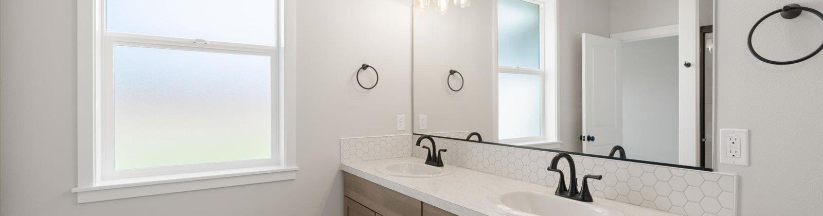 28th Place, Kennewick, Washington 99338, 4 Bedrooms Bedrooms, ,3 BathroomsBathrooms,For Sale,28th Place,284128