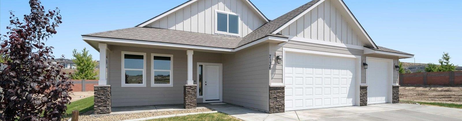 28th Place, Kennewick, Washington 99338, 4 Bedrooms Bedrooms, ,3 BathroomsBathrooms,For Sale,28th Place,284128
