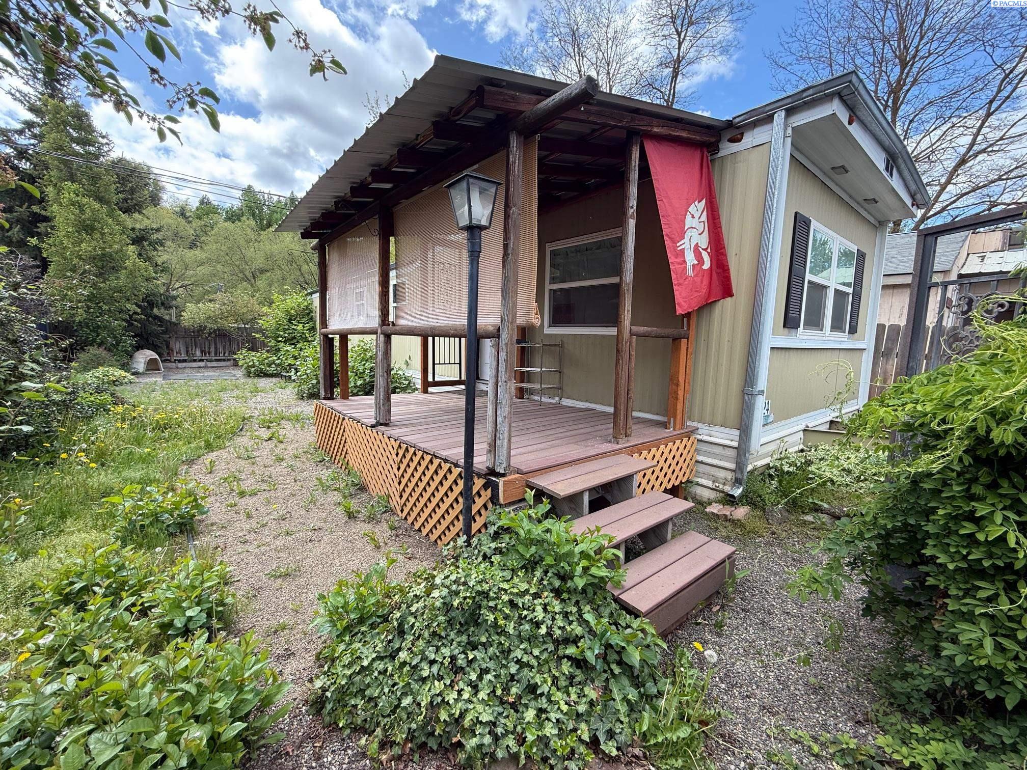 Benewah St, SP 124, Pullman, Washington 99163, 2 Bedrooms Bedrooms, 0 ,1 BathroomBathrooms,Manufactured Homes,For Sale,Benewah St, SP 124,0,284185