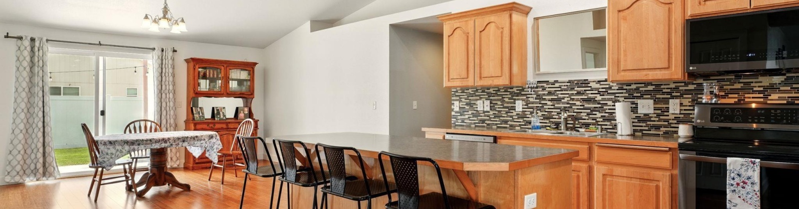 Montgomery Lane, Pasco, Washington 99301, 4 Bedrooms Bedrooms, ,2 BathroomsBathrooms,For Sale,Montgomery Lane,284194