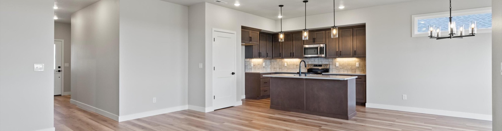 Tarragon Avenue, Richland, Washington 99352, 3 Bedrooms Bedrooms, 0 ,2 BathroomsBathrooms,Houses,For Sale,Tarragon Avenue,0,284204