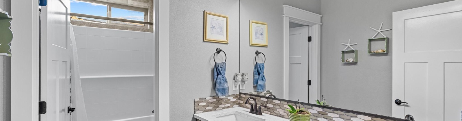 Bermuda Rd, Kennewick, Washington 99338, 3 Bedrooms Bedrooms, 0 ,4 BathroomsBathrooms,Houses,For Sale,Bermuda Rd,0,284211