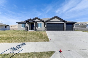 30th Pl, Kennewick, Washington 99338, 3 Bedrooms Bedrooms, ,2 BathroomsBathrooms,For Sale,30th Pl,284258