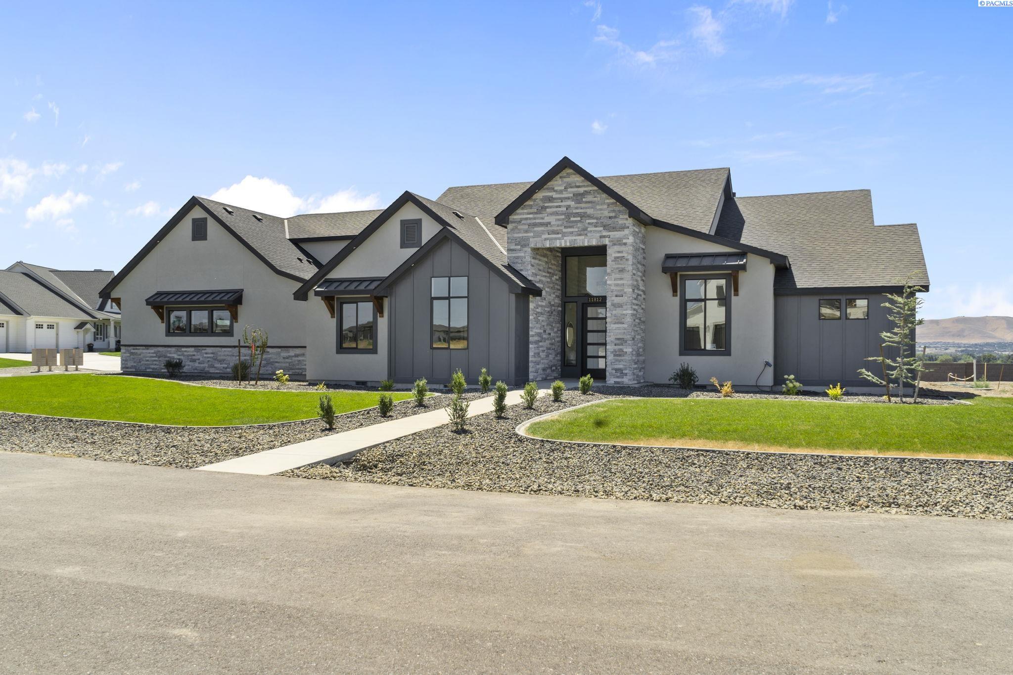 Tschirky Court, Pasco, Washington 99301, 3 Bedrooms Bedrooms, 0 ,4 BathroomsBathrooms,Houses,For Sale,Tschirky Court,0,284261