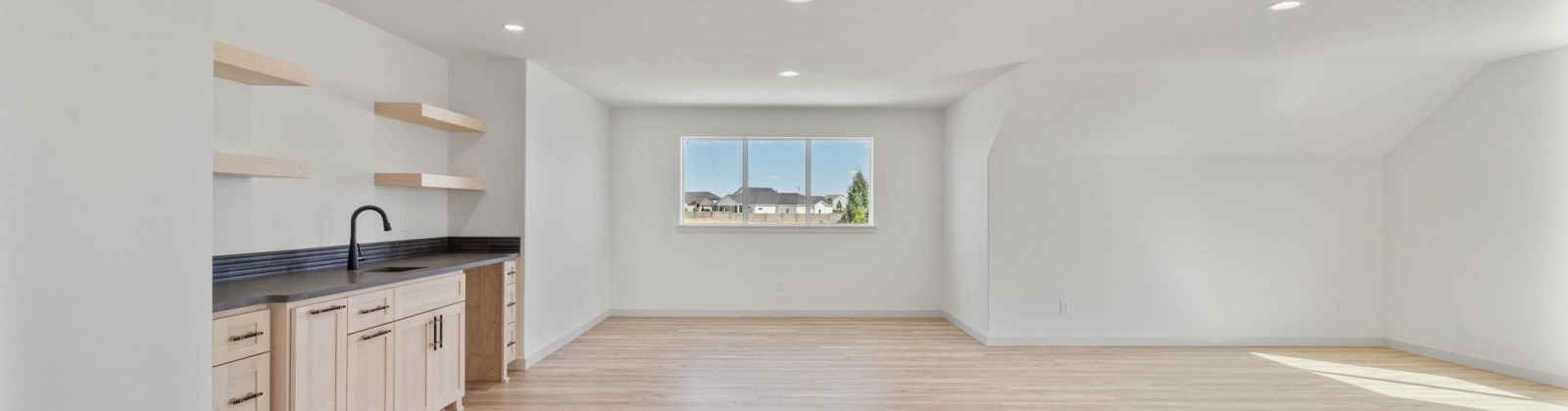 Tschirky Court, Pasco, Washington 99301, 3 Bedrooms Bedrooms, 0 ,4 BathroomsBathrooms,Houses,For Sale,Tschirky Court,0,284261