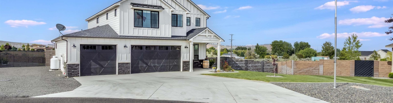 Summit View Ct, Kennewick, Washington 99338, 4 Bedrooms Bedrooms, ,3 BathroomsBathrooms,For Sale,Summit View Ct,284300