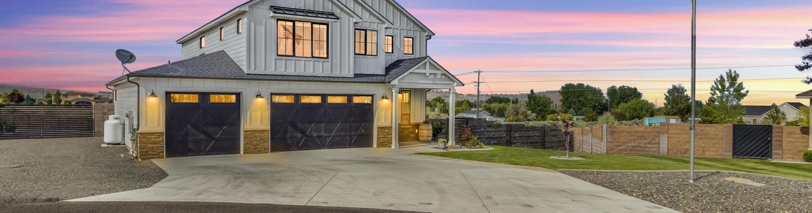 Summit View Ct, Kennewick, Washington 99338, 4 Bedrooms Bedrooms, ,3 BathroomsBathrooms,For Sale,Summit View Ct,284300