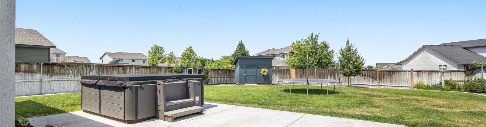 Pikes Peak Dr, West Richland, Washington 99353, 4 Bedrooms Bedrooms, ,3 BathroomsBathrooms,For Sale,Pikes Peak Dr,284777