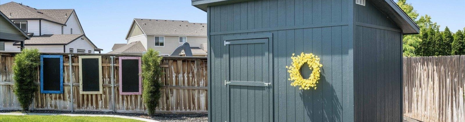 Pikes Peak Dr, West Richland, Washington 99353, 4 Bedrooms Bedrooms, ,3 BathroomsBathrooms,For Sale,Pikes Peak Dr,284777