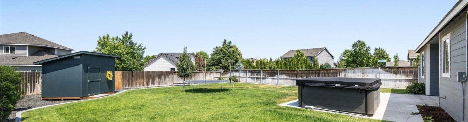 Pikes Peak Dr, West Richland, Washington 99353, 4 Bedrooms Bedrooms, ,3 BathroomsBathrooms,For Sale,Pikes Peak Dr,284777