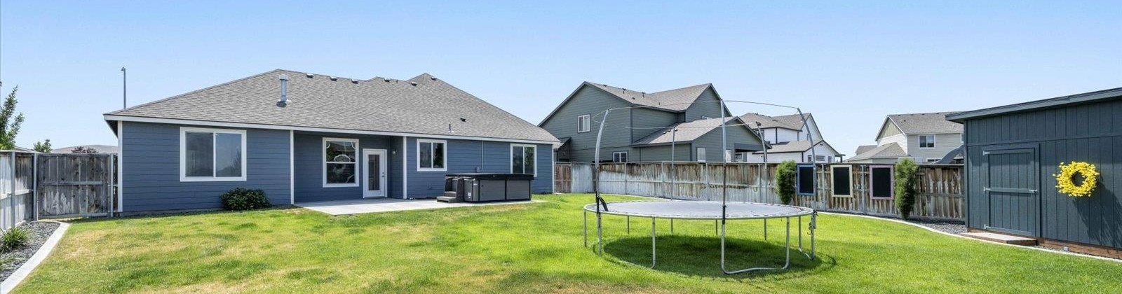 Pikes Peak Dr, West Richland, Washington 99353, 4 Bedrooms Bedrooms, ,3 BathroomsBathrooms,For Sale,Pikes Peak Dr,284777