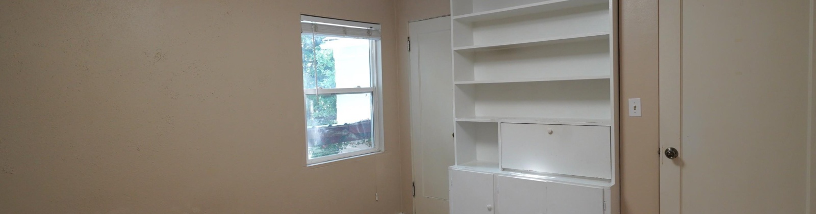 D St, Pullman, Washington 99163, 4 Bedrooms Bedrooms, ,2 BathroomsBathrooms,For Sale,D St,284760