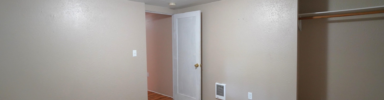 D St, Pullman, Washington 99163, 4 Bedrooms Bedrooms, ,2 BathroomsBathrooms,For Sale,D St,284760