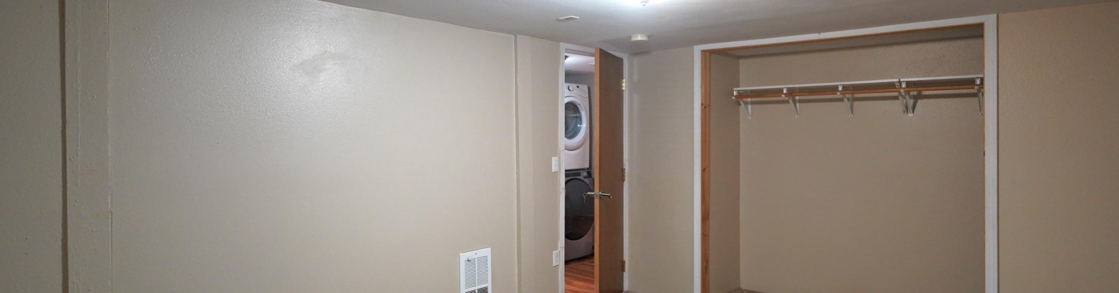 D St, Pullman, Washington 99163, 4 Bedrooms Bedrooms, ,2 BathroomsBathrooms,For Sale,D St,284760