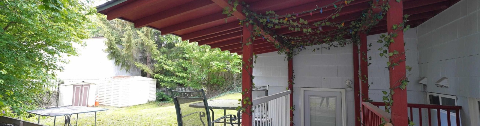 D St, Pullman, Washington 99163, 4 Bedrooms Bedrooms, ,2 BathroomsBathrooms,For Sale,D St,284760