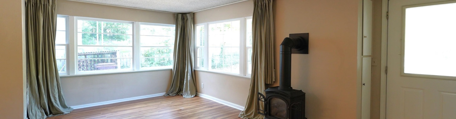 D St, Pullman, Washington 99163, 4 Bedrooms Bedrooms, ,2 BathroomsBathrooms,For Sale,D St,284760