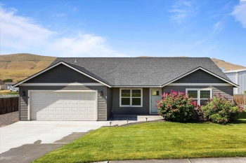 Della Ave, Benton City, Washington 99320, 4 Bedrooms Bedrooms, ,2 BathroomsBathrooms,Site Built-owned Lot,For Sale,Della Ave,284761