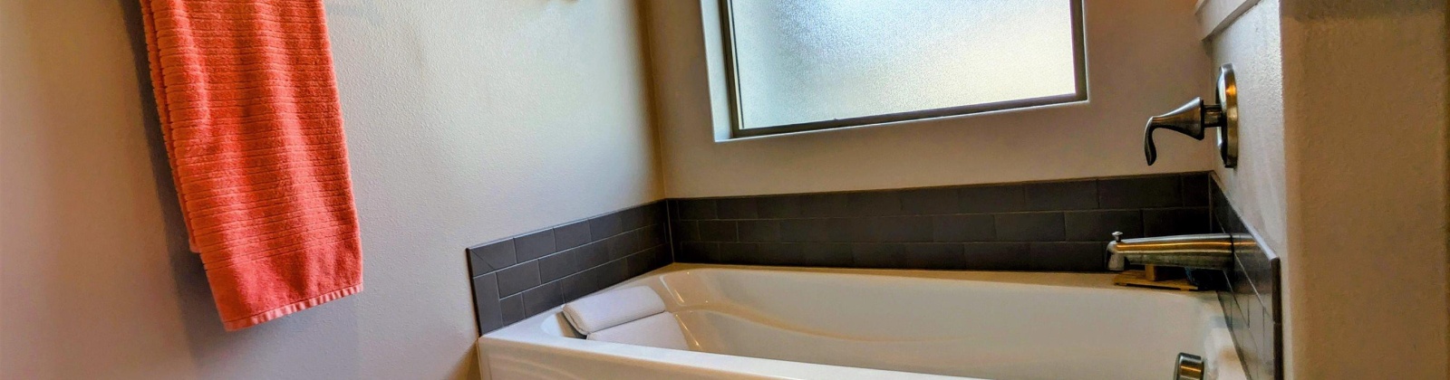 33rd Place, Kennewick, Washington 99337-2424, 3 Bedrooms Bedrooms, ,2 BathroomsBathrooms,Site Built-owned Lot,For Sale,33rd Place,284769