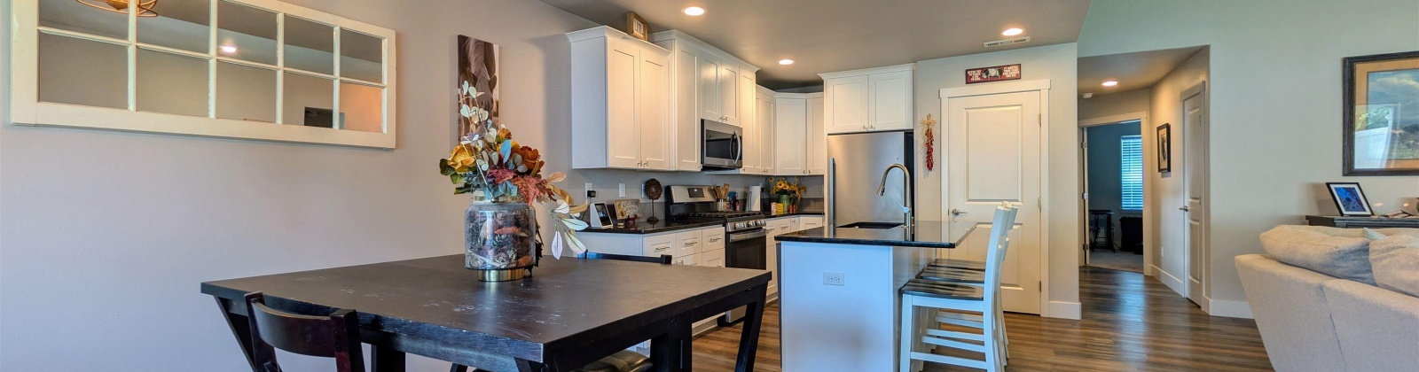 33rd Place, Kennewick, Washington 99337-2424, 3 Bedrooms Bedrooms, ,2 BathroomsBathrooms,Site Built-owned Lot,For Sale,33rd Place,284769