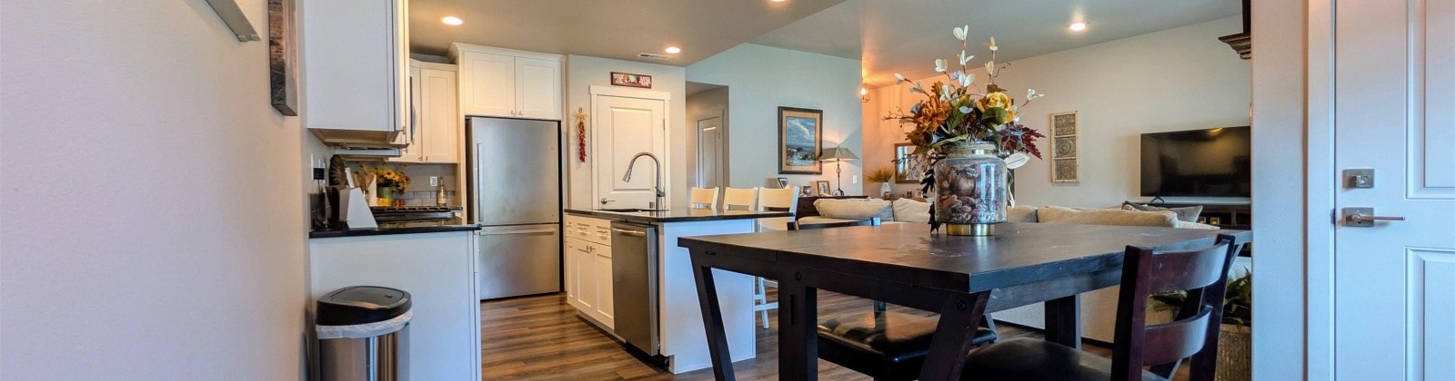 33rd Place, Kennewick, Washington 99337-2424, 3 Bedrooms Bedrooms, ,2 BathroomsBathrooms,Site Built-owned Lot,For Sale,33rd Place,284769