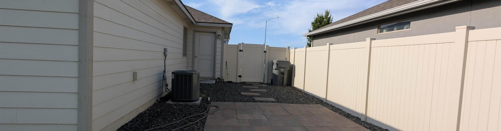 33rd Place, Kennewick, Washington 99337-2424, 3 Bedrooms Bedrooms, ,2 BathroomsBathrooms,Site Built-owned Lot,For Sale,33rd Place,284769
