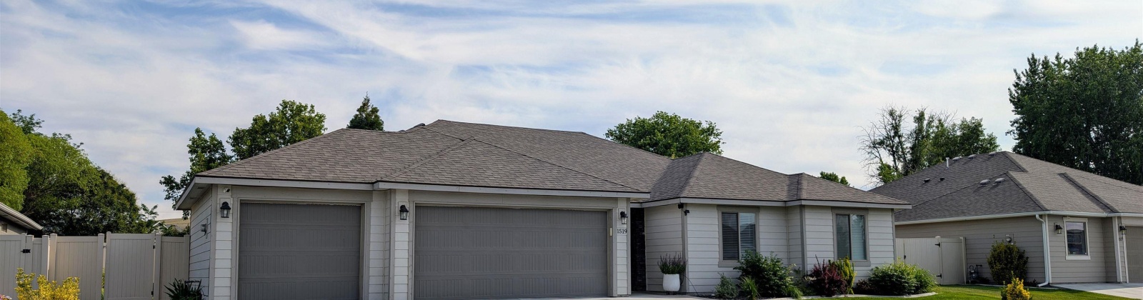33rd Place, Kennewick, Washington 99337-2424, 3 Bedrooms Bedrooms, ,2 BathroomsBathrooms,Site Built-owned Lot,For Sale,33rd Place,284769