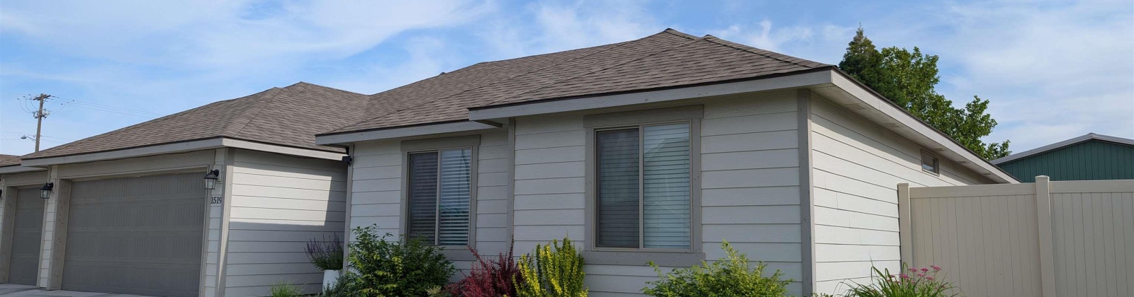 33rd Place, Kennewick, Washington 99337-2424, 3 Bedrooms Bedrooms, ,2 BathroomsBathrooms,Site Built-owned Lot,For Sale,33rd Place,284769