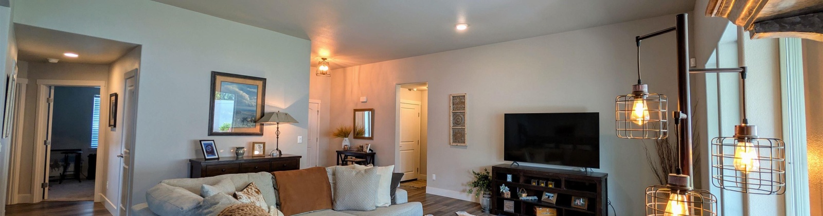 33rd Place, Kennewick, Washington 99337-2424, 3 Bedrooms Bedrooms, ,2 BathroomsBathrooms,Site Built-owned Lot,For Sale,33rd Place,284769