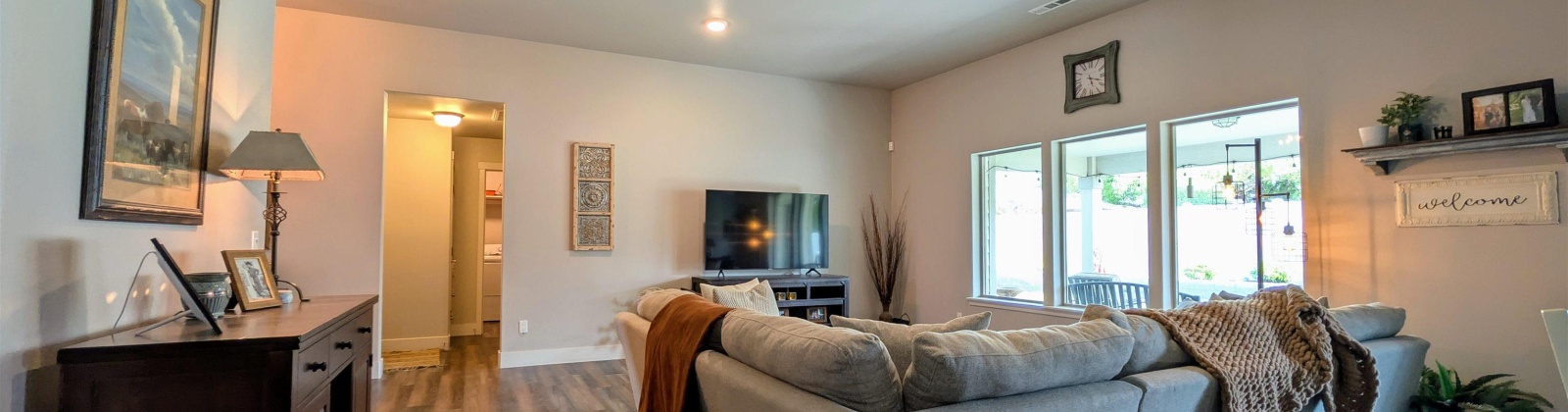 33rd Place, Kennewick, Washington 99337-2424, 3 Bedrooms Bedrooms, ,2 BathroomsBathrooms,Site Built-owned Lot,For Sale,33rd Place,284769
