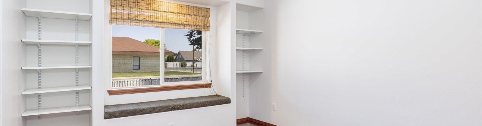 Imnaha Court, Kennewick, Washington 99336, 4 Bedrooms Bedrooms, ,3 BathroomsBathrooms,Site Built-owned Lot,For Sale,Imnaha Court,284773