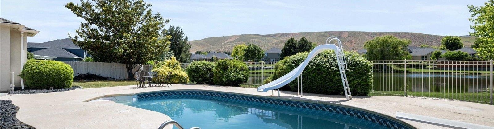 Hanstead St, Richland, Washington 99352, 4 Bedrooms Bedrooms, ,3 BathroomsBathrooms,For Sale,Hanstead St,284570