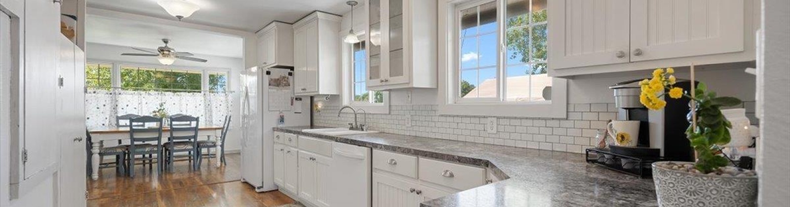 Sheller, Sunnyside, Washington 98944, 3 Bedrooms Bedrooms, ,2 BathroomsBathrooms,For Sale,Sheller,284659